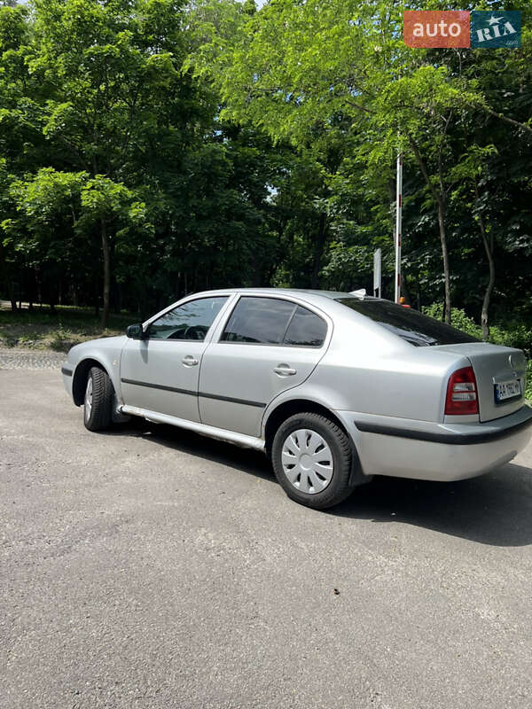 Лифтбек Skoda Octavia 2001 в Киеве