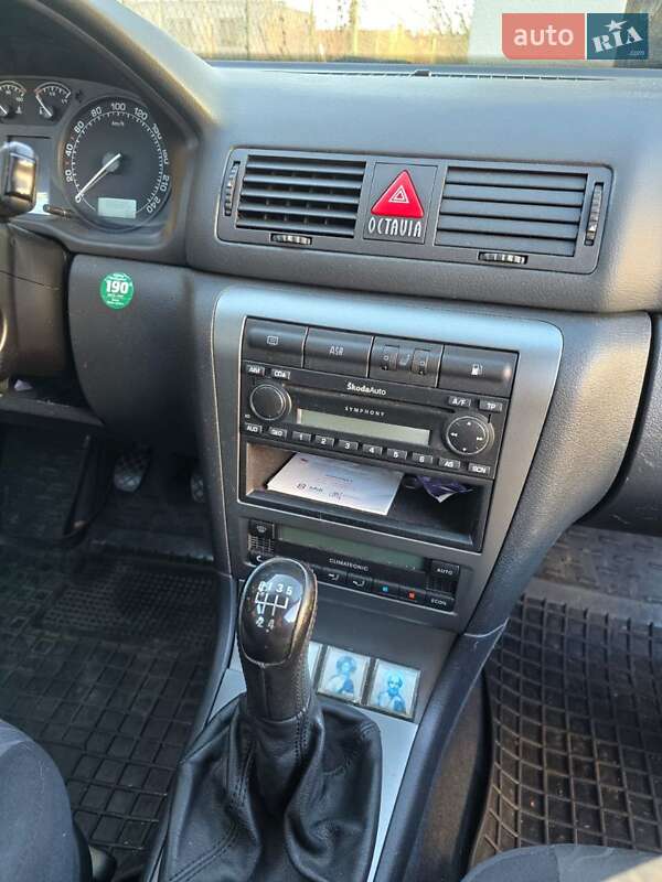 Універсал Skoda Octavia 2004 в Черкасах