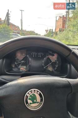 Лифтбек Skoda Octavia 2004 в 