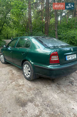 Ліфтбек Skoda Octavia 1998 в 