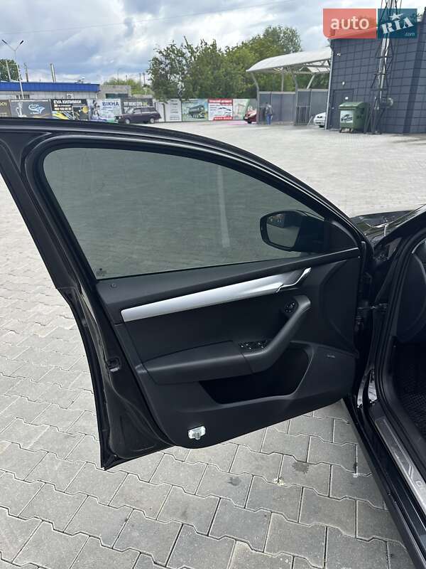 Универсал Skoda Octavia 2015 в Звягеле