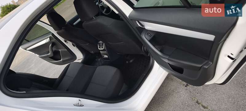 Лифтбек Skoda Octavia 2013 в Харькове