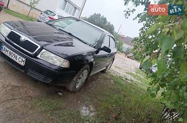 Лифтбек Skoda Octavia 2000 в 