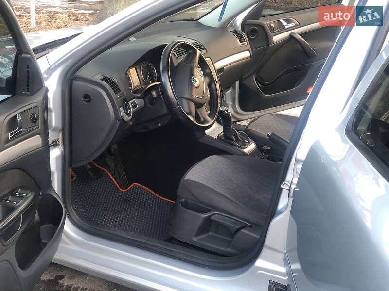Універсал Skoda Octavia 2012 в Дніпрі