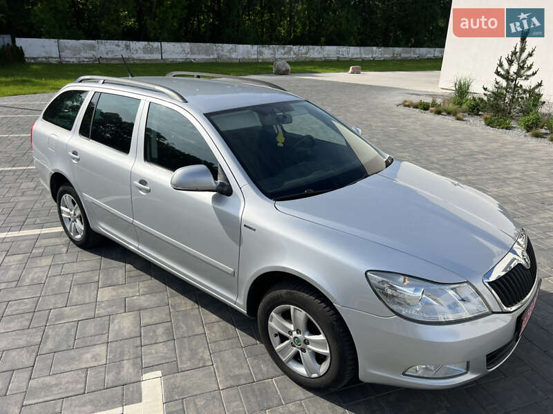 Універсал Skoda Octavia 2012 в 