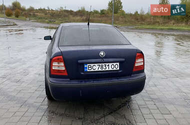Ліфтбек Skoda Octavia 2002 в 