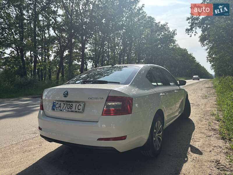 Лифтбек Skoda Octavia 2016 в Умани