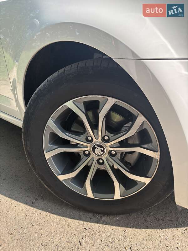 Лифтбек Skoda Octavia 2016 в Умани