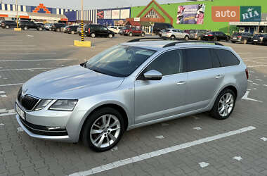 Універсал Skoda Octavia 2017 в Чернівцях