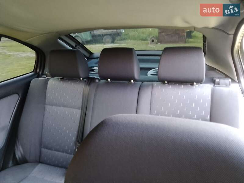 Лифтбек Skoda Octavia 2006 в Дрогобыче