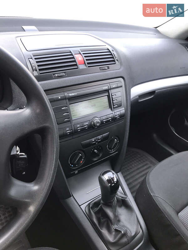 Лифтбек Skoda Octavia 2006 в Луцке