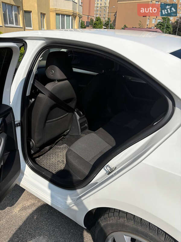 Лифтбек Skoda Octavia 2015 в Киеве