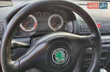 Лифтбек Skoda Octavia 2001 в 