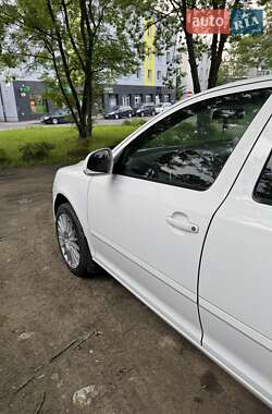 Лифтбек Skoda Octavia 2012 в 