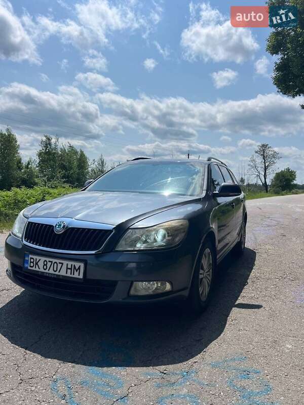 Универсал Skoda Octavia 2011 в Ровно