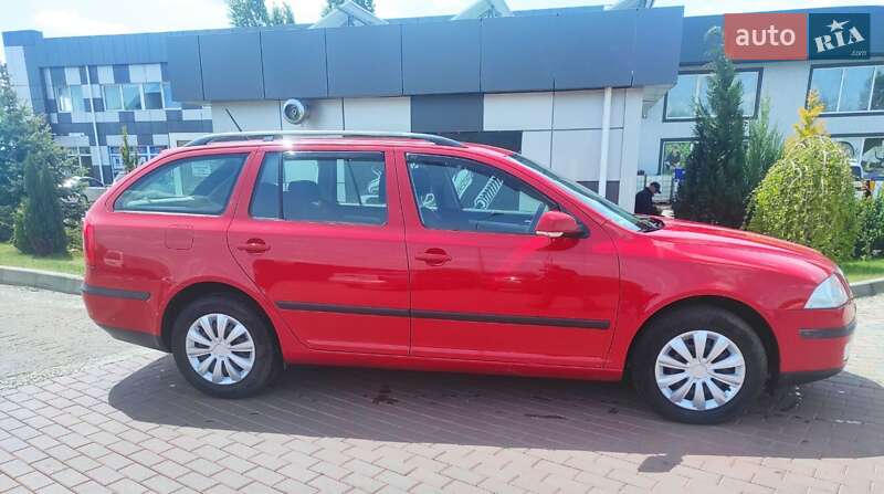 Универсал Skoda Octavia 2006 в Сарнах