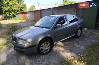 Лифтбек Skoda Octavia 2004 в 