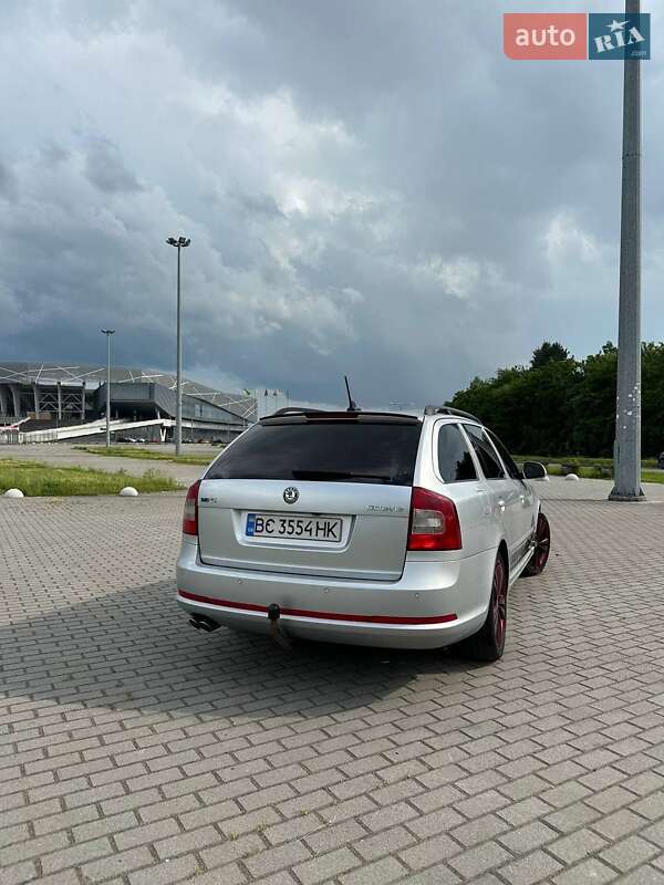 Универсал Skoda Octavia 2011 в Пустомытах