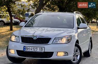 Універсал Skoda Octavia 2012 в 