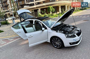 Лифтбек Skoda Octavia 2016 в 