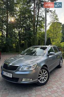 Універсал Skoda Octavia 2012 в Дрогобичі