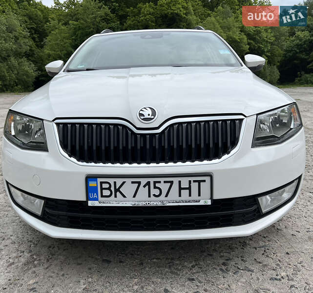 Универсал Skoda Octavia 2014 в Остроге