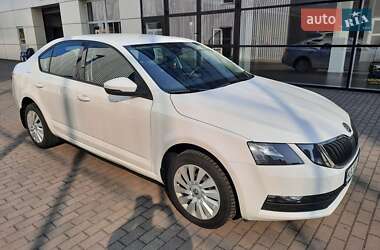 Ліфтбек Skoda Octavia 2018 в 
