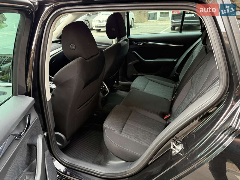 Универсал Skoda Octavia 2021 в Киеве