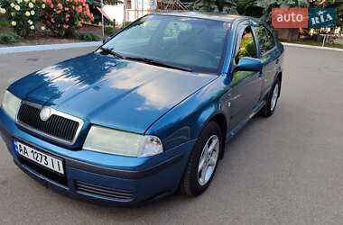 Ліфтбек Skoda Octavia 2003 в Бучі