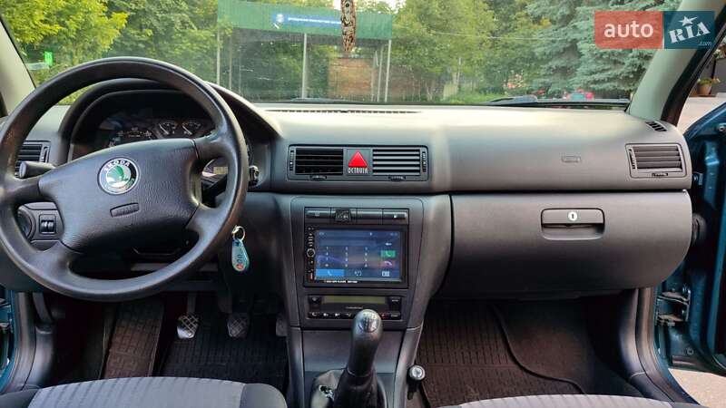 Лифтбек Skoda Octavia 2003 в Буче