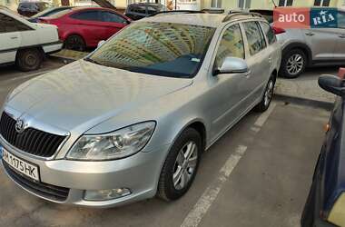 Универсал Skoda Octavia 2010 в Гостомеле