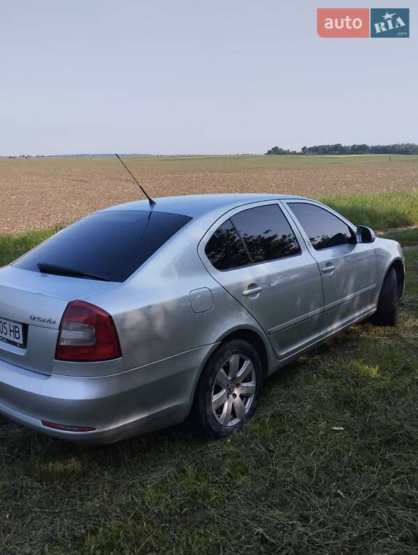 Лифтбек Skoda Octavia 2009 в Городке