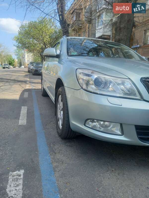Універсал Skoda Octavia 2009 в Одесі