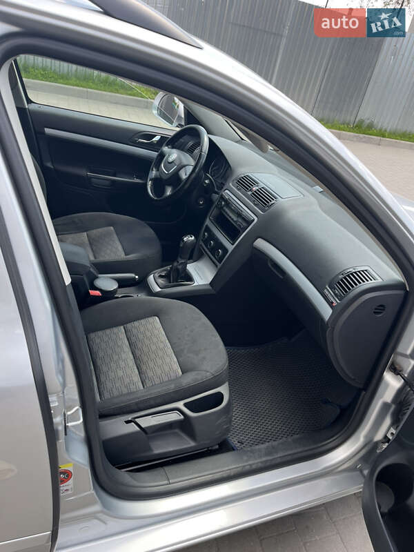 Універсал Skoda Octavia 2010 в Дубні фото 9 Універсал Skoda Octavia 2010 в Дубні