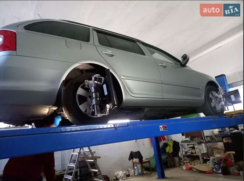Універсал Skoda Octavia 2009 в Одесі