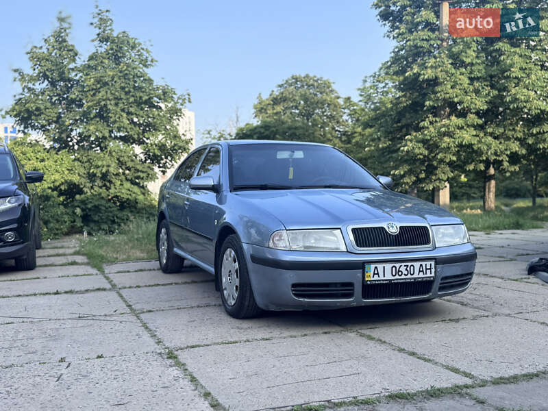 Лифтбек Skoda Octavia 2004 в 