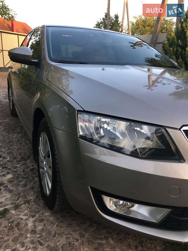 Лифтбек Skoda Octavia 2013 в Жовкве