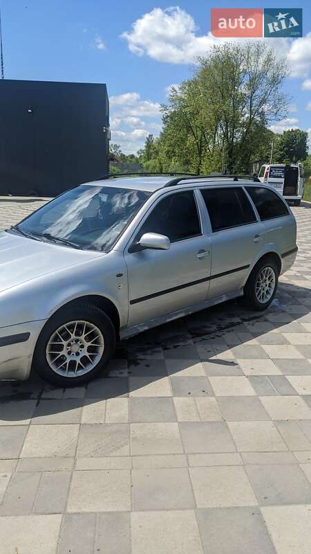 Универсал Skoda Octavia 2001 в Самборе