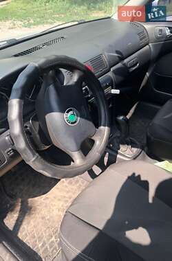 Лифтбек Skoda Octavia 2002 в 