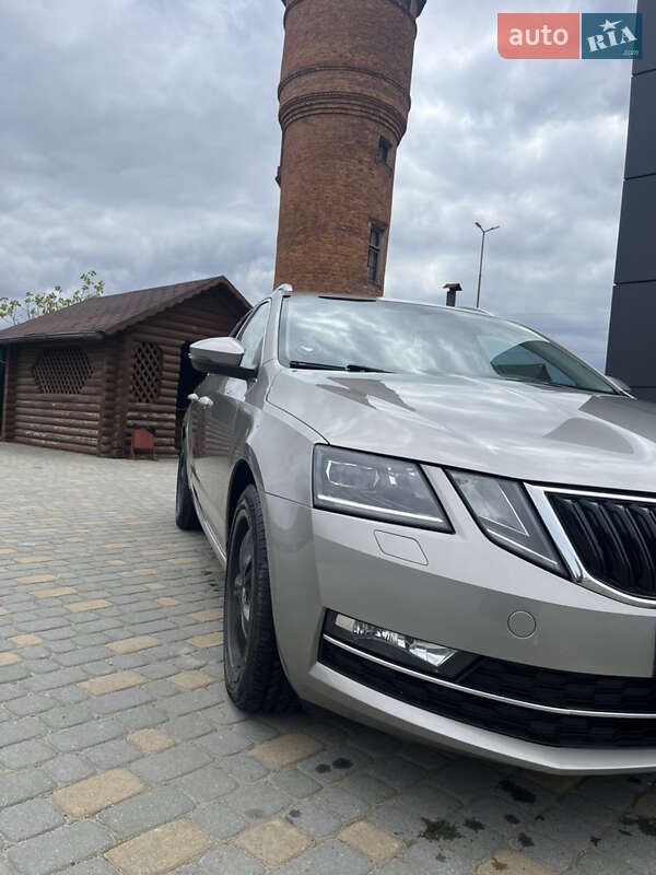Универсал Skoda Octavia 2019 в Самборе