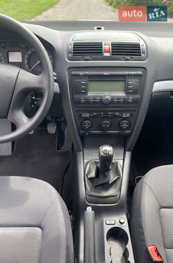 Лифтбек Skoda Octavia 2005 в 