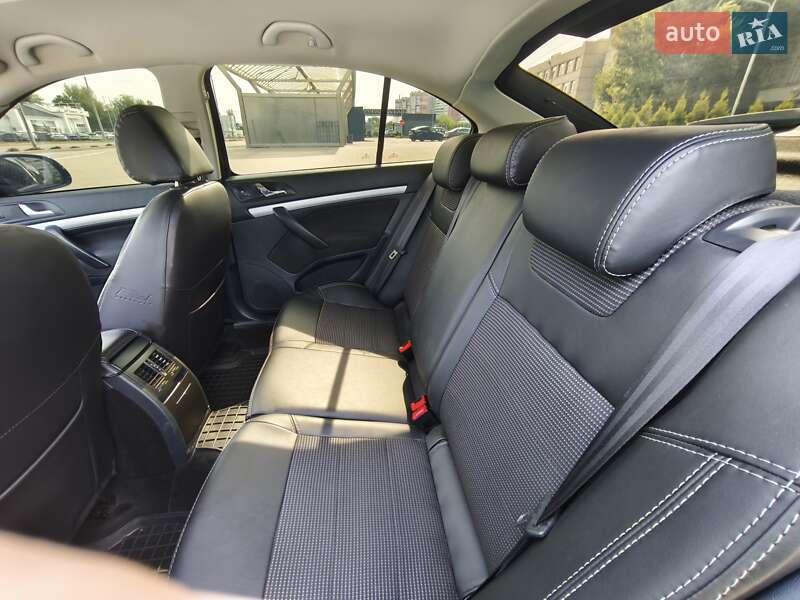 Лифтбек Skoda Octavia 2011 в Днепре