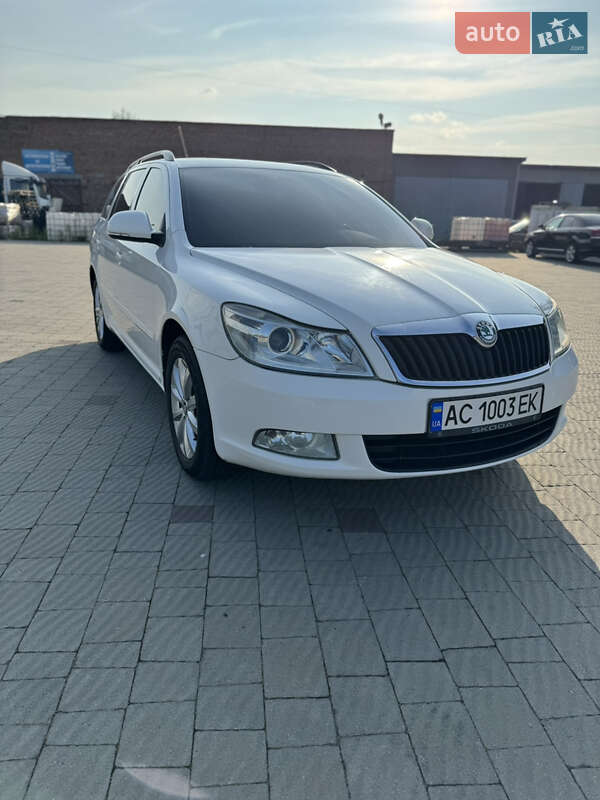 Універсал Skoda Octavia 2012 в Володимирі