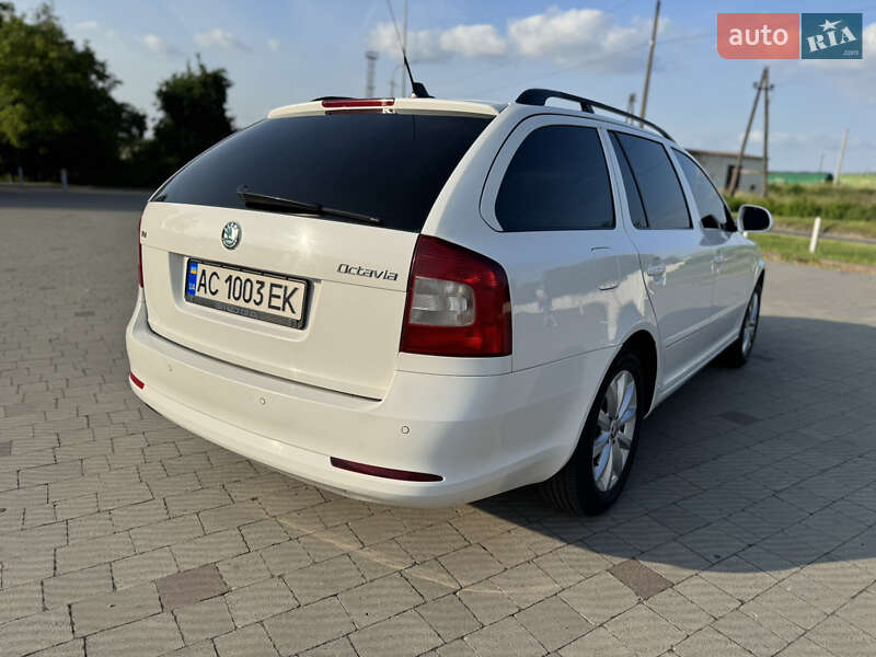 Універсал Skoda Octavia 2012 в Володимирі