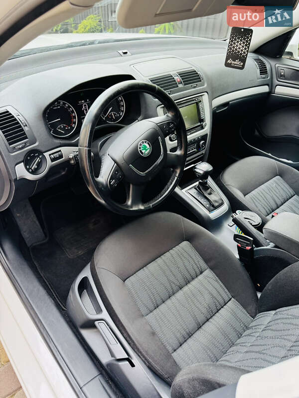 Універсал Skoda Octavia 2012 в Житомирі