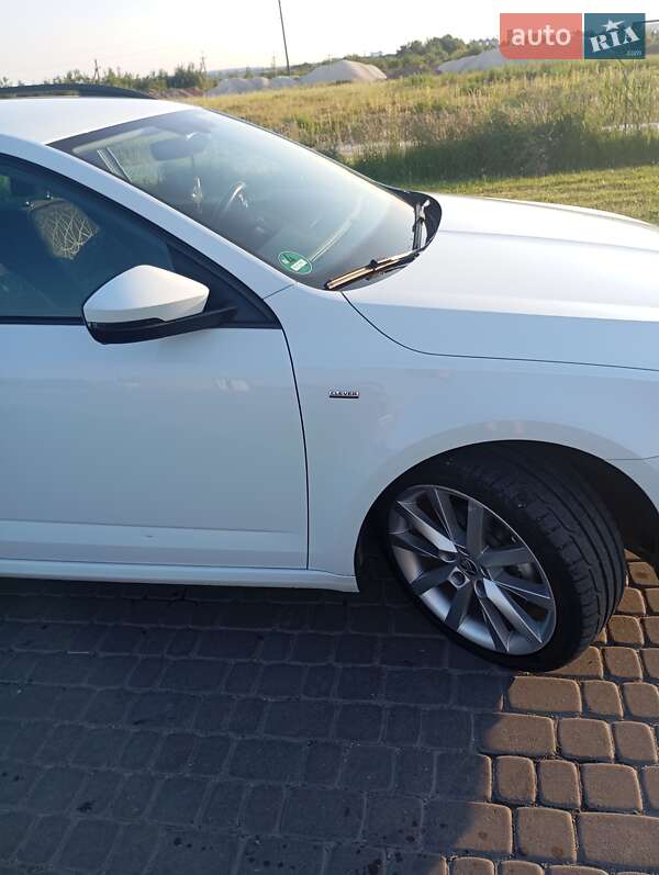 Универсал Skoda Octavia 2018 в Городке