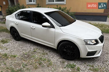 Лифтбек Skoda Octavia 2014 в 