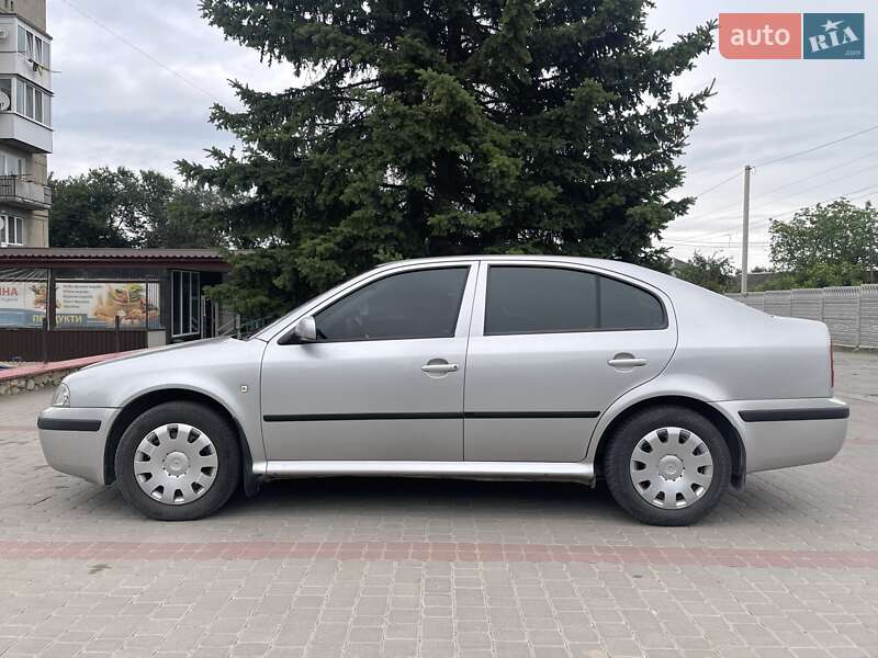 Лифтбек Skoda Octavia 2006 в Теофиполе