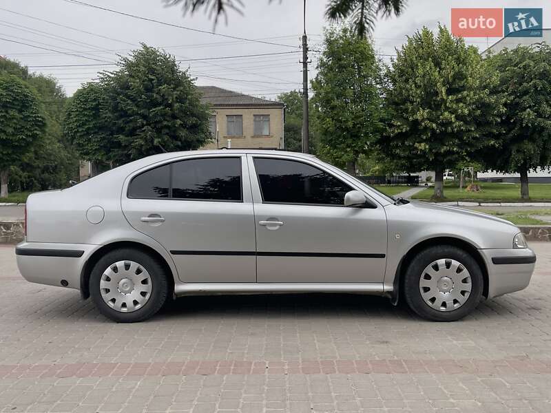 Лифтбек Skoda Octavia 2006 в Теофиполе