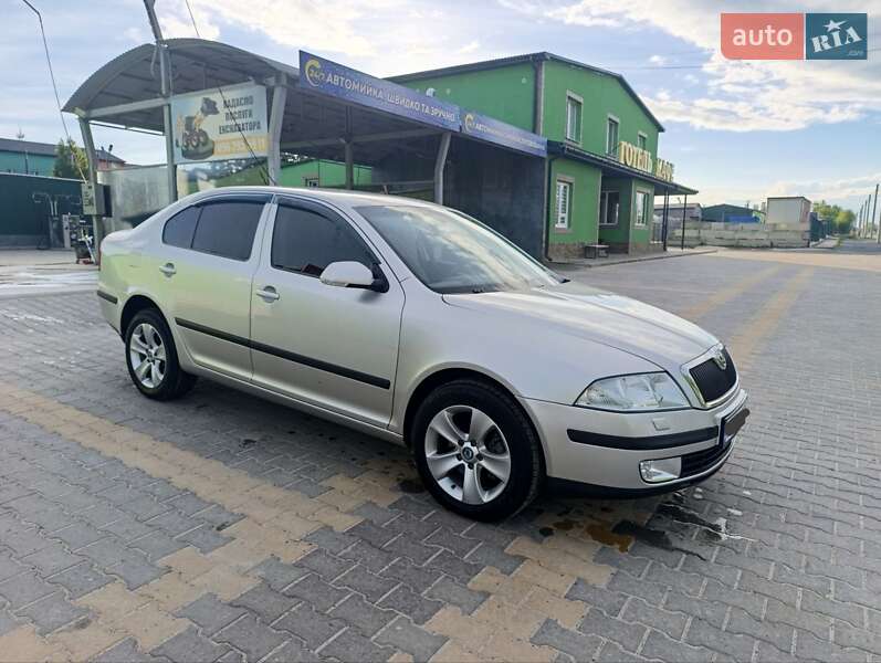 Лифтбек Skoda Octavia 2006 в Новоднестровске